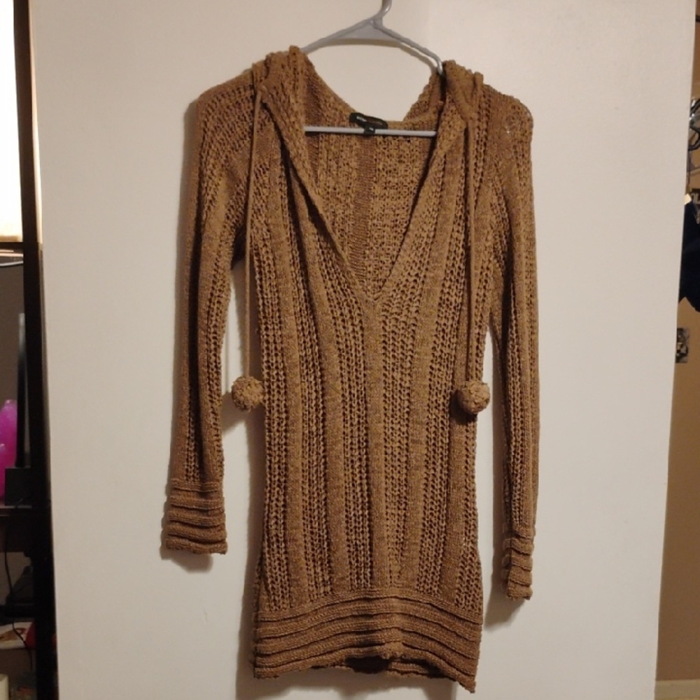 BCBGMaxAzria Tan V-Neck Hooded Sweater Size Medium